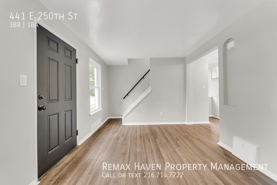 441 E 250th St, Euclid - Spacious 3-bed 1-bath single-family home! property image