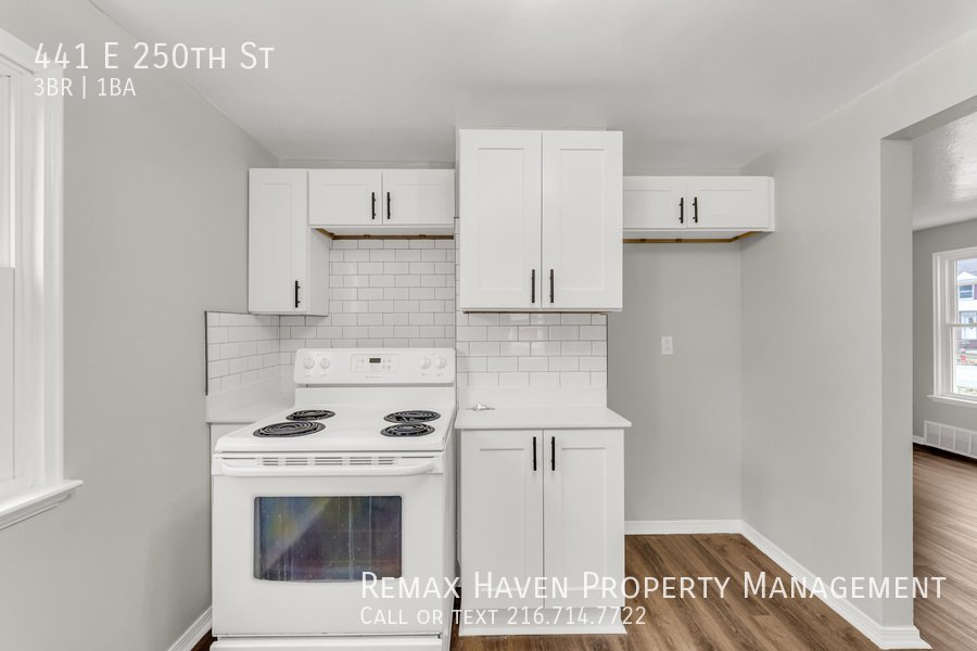 441 E 250th St, Euclid - Spacious 3-bed 1-bath single-family home! property image