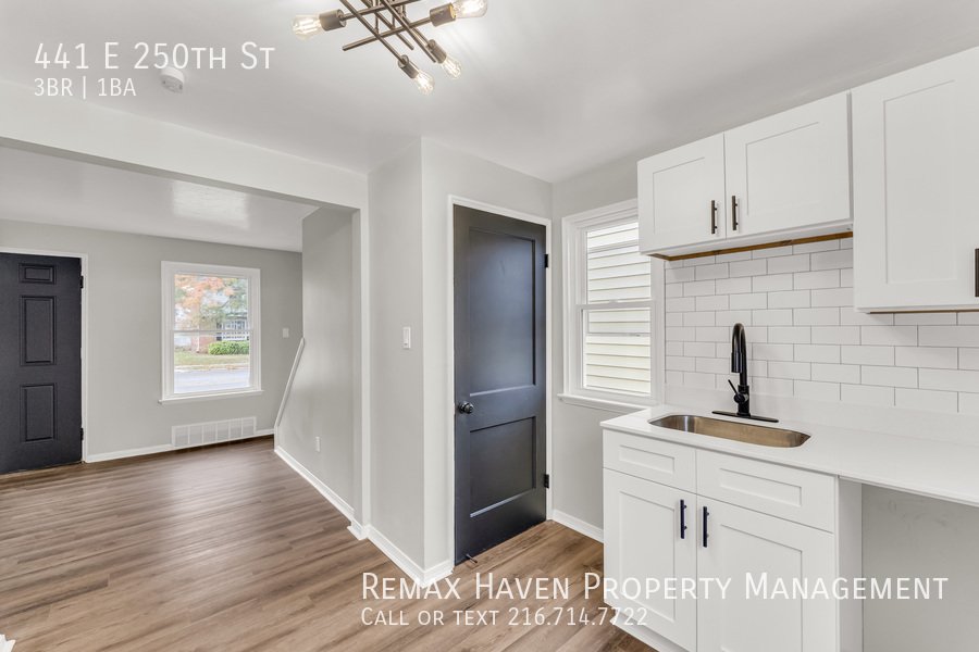 441 E 250th St, Euclid - Spacious 3-bed 1-bath single-family home! property image