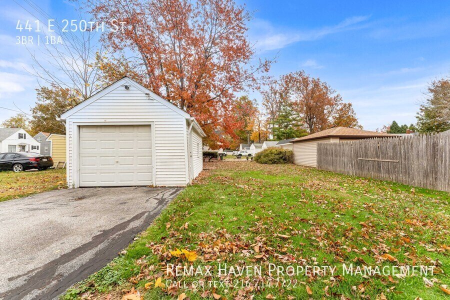 441 E 250th St, Euclid - Spacious 3-bed 1-bath single-family home! property image