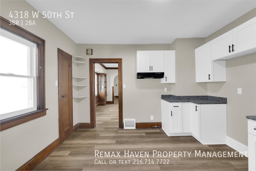4318 W 50th St, Cleveland - Spacious 3-bed 1.5-bath single-family home property image