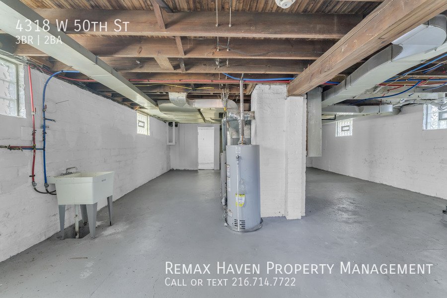 4318 W 50th St, Cleveland - Spacious 3-bed 1.5-bath single-family home property image