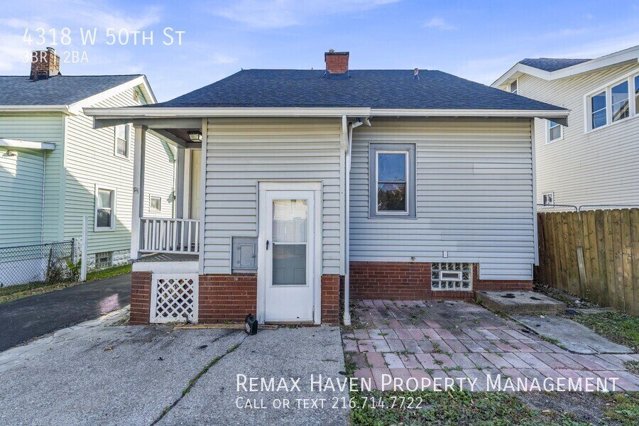 4318 W 50th St, Cleveland - Spacious 3-bed 1.5-bath single-family home property image
