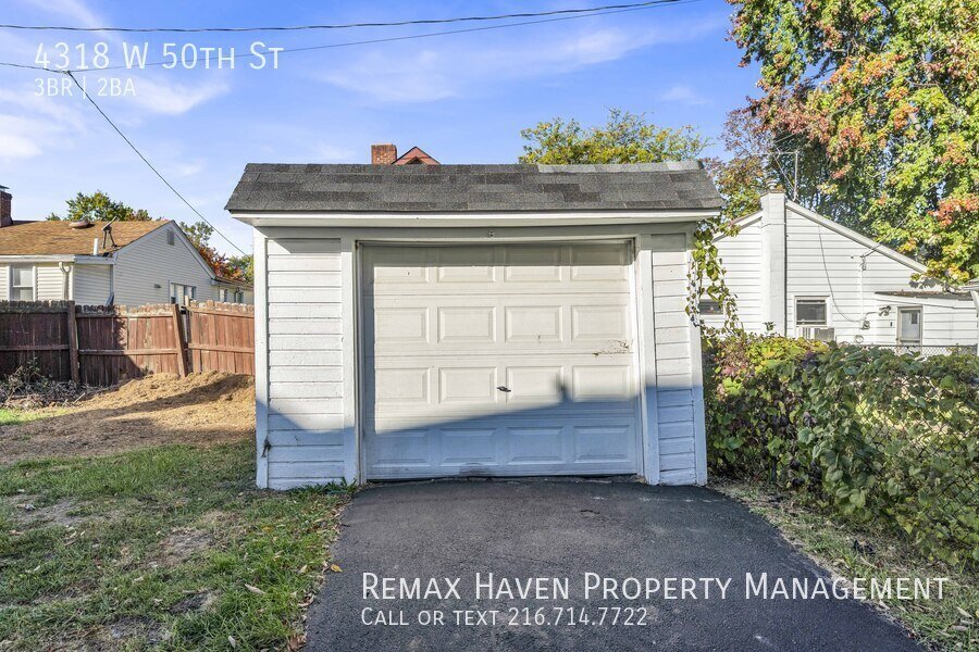 4318 W 50th St, Cleveland - Spacious 3-bed 1.5-bath single-family home property image
