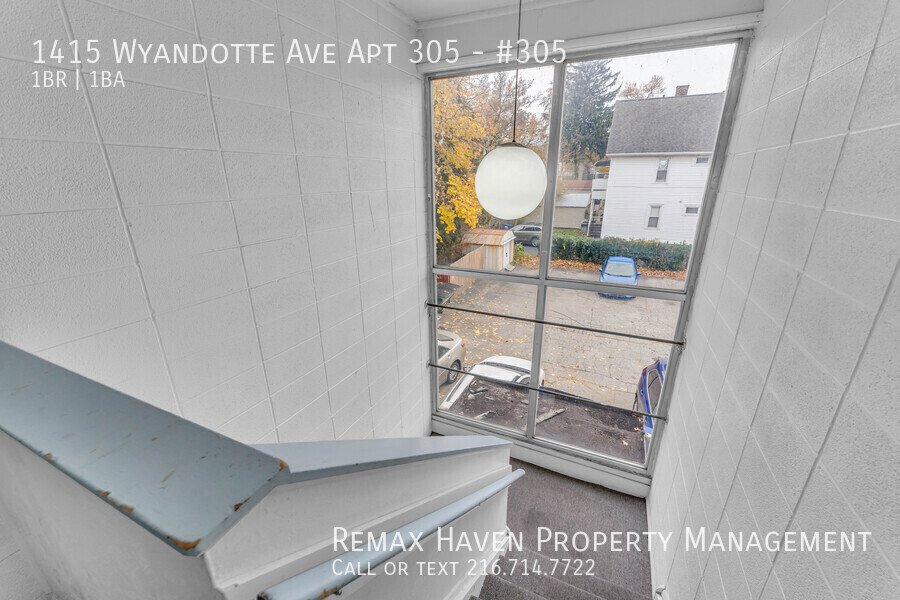 1415 Wyandotte Ave | Unit 305, Lakewood - Spacious 1-bed 1-bath apartm property image