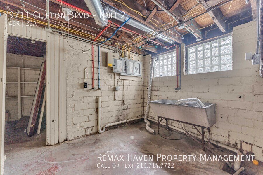 9711 Clifton Blvd | Unit 2, Cleveland - Spacious 4-bed 1.5-bath multi- property image