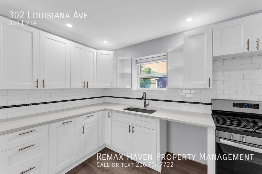 302 Louisiana Ave, Lorain - Spacious 3 bed 2 bath single family home! property image