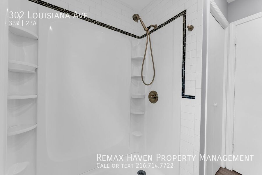 302 Louisiana Ave, Lorain - Spacious 3 bed 2 bath single family home! property image