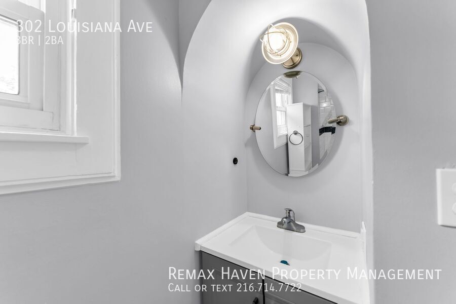 302 Louisiana Ave, Lorain - Spacious 3 bed 2 bath single family home! property image