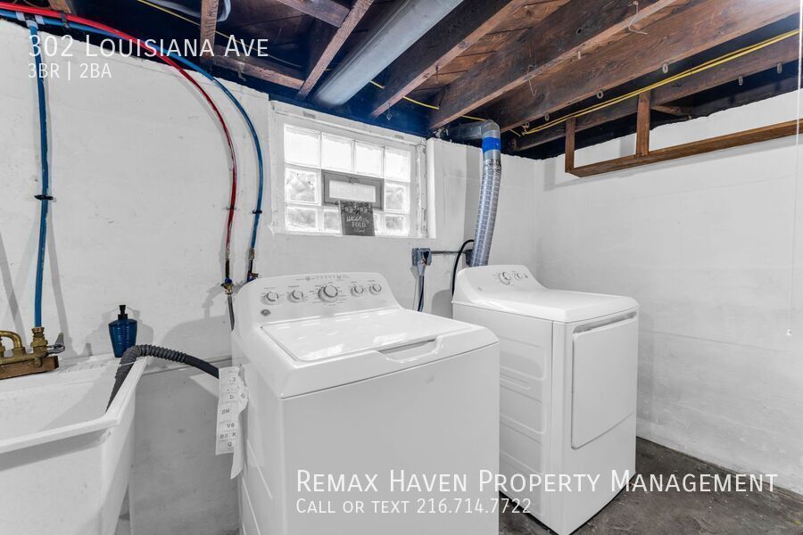 302 Louisiana Ave, Lorain - Spacious 3 bed 2 bath single family home! property image