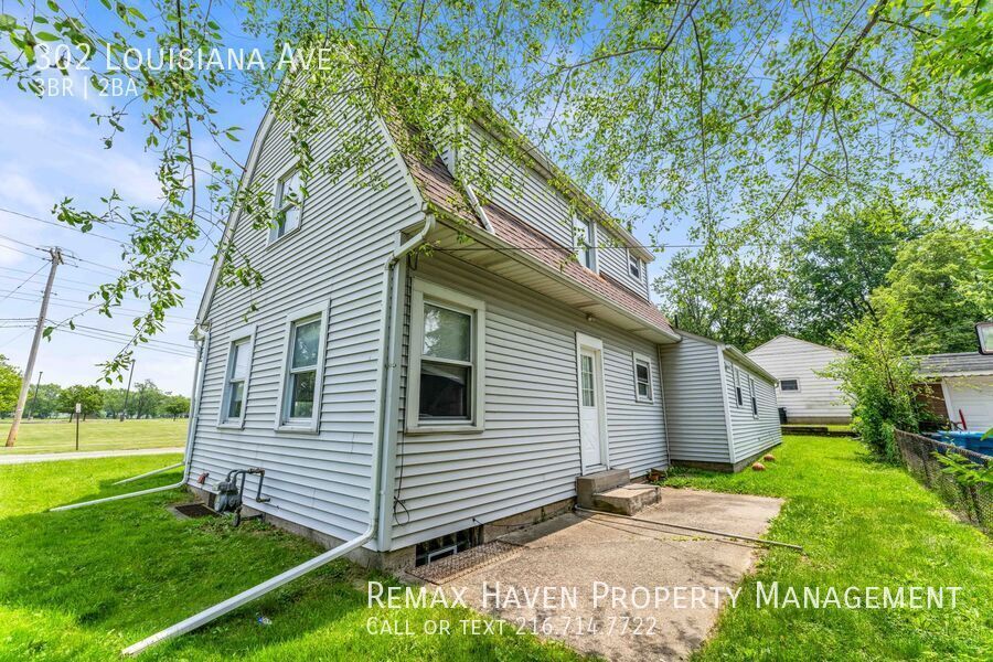 302 Louisiana Ave, Lorain - Spacious 3 bed 2 bath single family home! property image