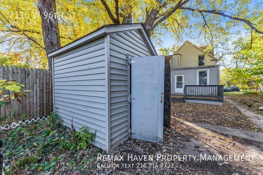 2115 W 96th St, Cleveland - Spacious 4-bed 1-bath single-family home! property image