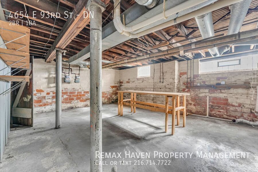 4654 E 93rd St | DN, Garfield Heights- Spacious 2-bed 1-bath multi-family home! property image