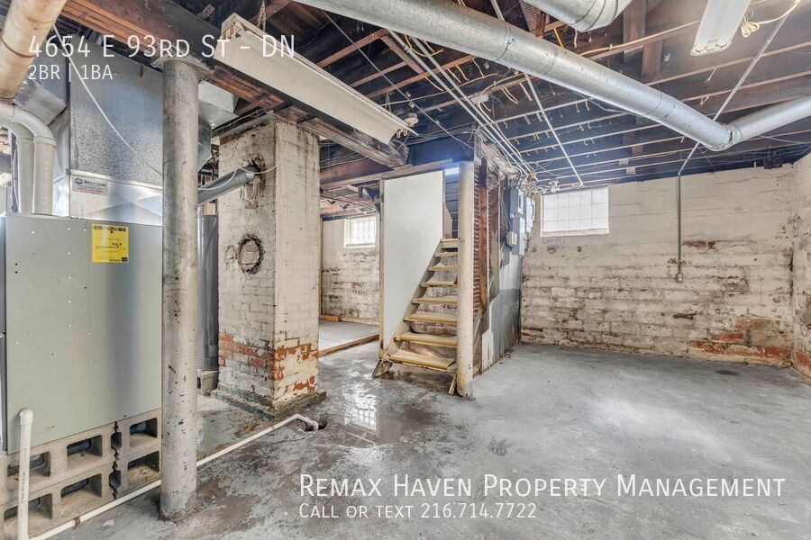 4654 E 93rd St | DN, Garfield Heights- Spacious 2-bed 1-bath multi-family home! property image