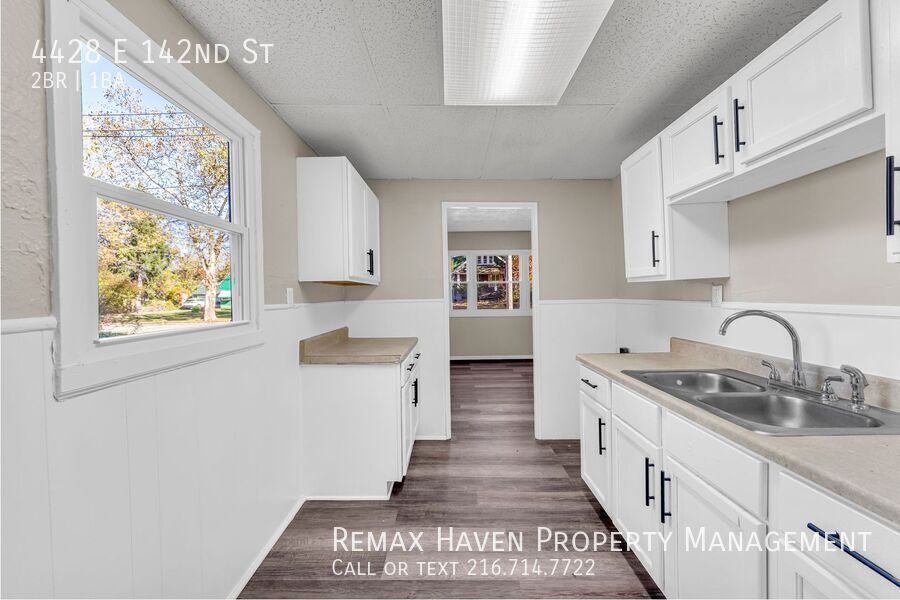 4428 E 142nd St, Cleveland - Spacious 2-bed 1-bath single-family home! property image