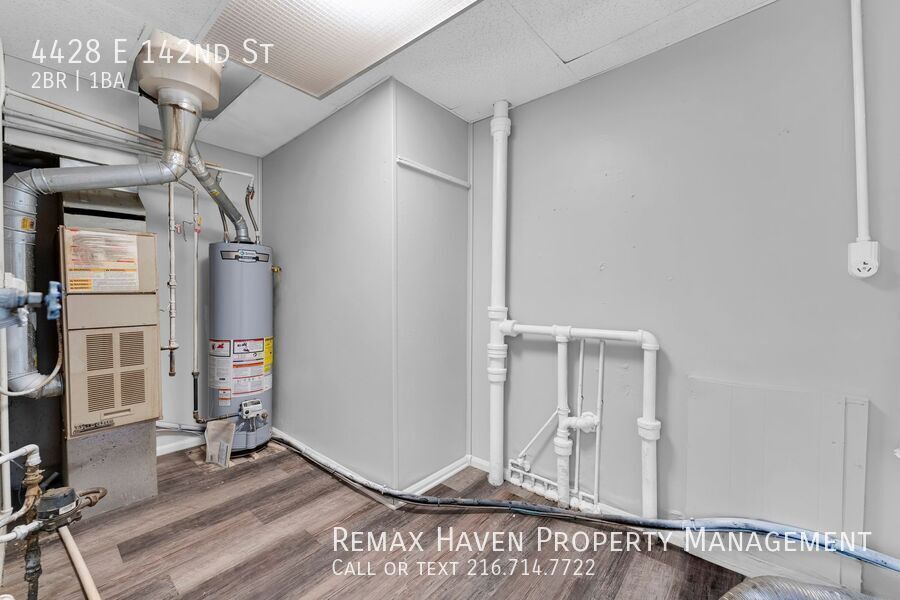 4428 E 142nd St, Cleveland - Spacious 2-bed 1-bath single-family home! property image