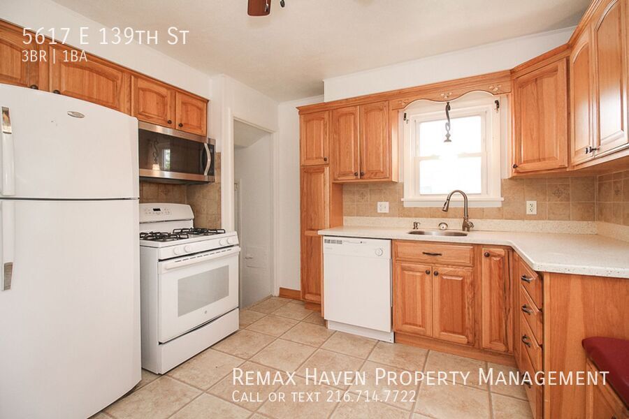 5617 E 139th St, Garfield Heights - Spacious 3-bed 1-bath single-family home! property image