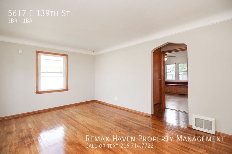 5617 E 139th St, Garfield Heights - Spacious 3-bed 1-bath single-family home! property image