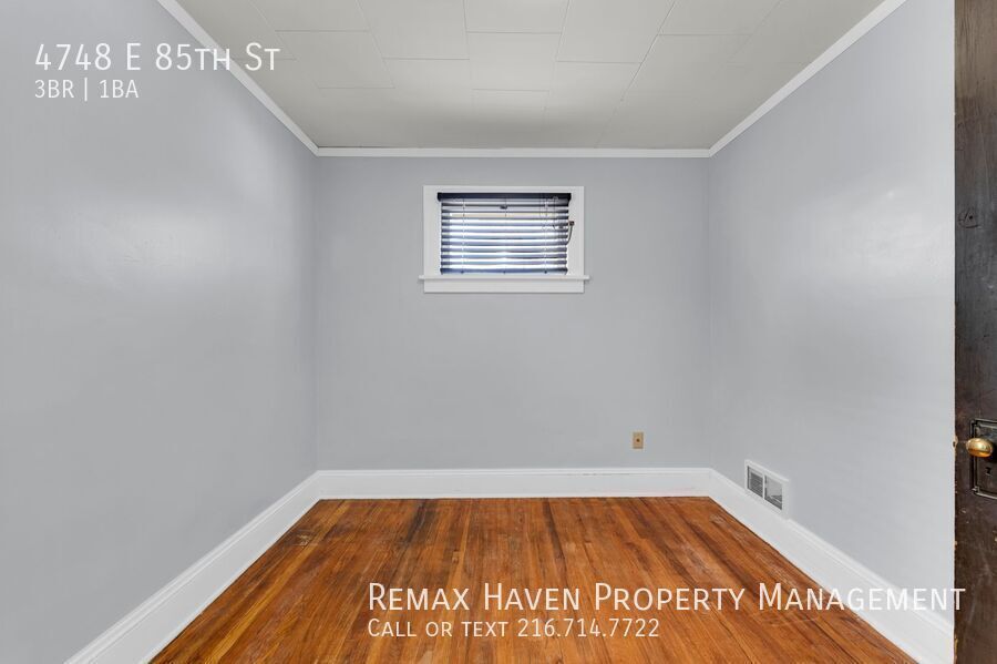 4748 E 85th St, Garfield Heights - Spacious 3-bed 1-bath single-family home! property image