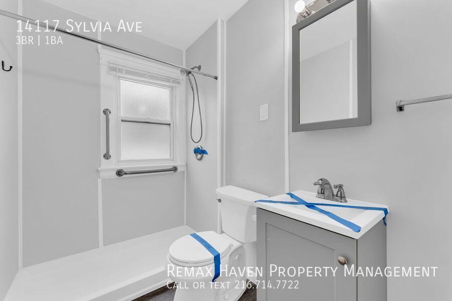 14117 Sylvia Ave, Cleveland - Spacious 3-bed 1-bath single-family home! property image
