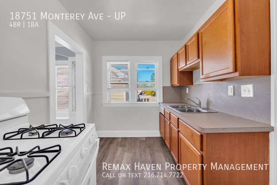 18751 Monterey Ave| UP, Euclid - Spacious 4-bed 1-bath multi-family home! property image