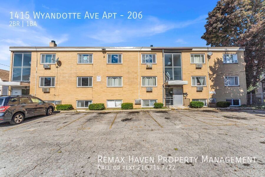 1415 Wyandotte Ave | #206, Lakewood - Spacious 2-bed 1-bath multi-family home! Heat Included! property image