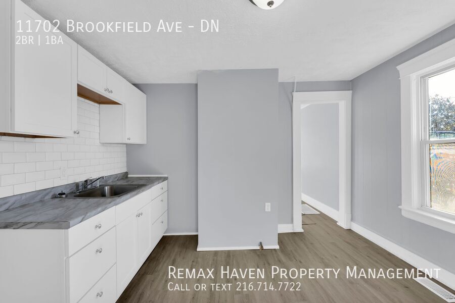 11702 Brookfield Ave | DN, Cleveland - Spacious 2-bed 1-bath multi-family home! property image