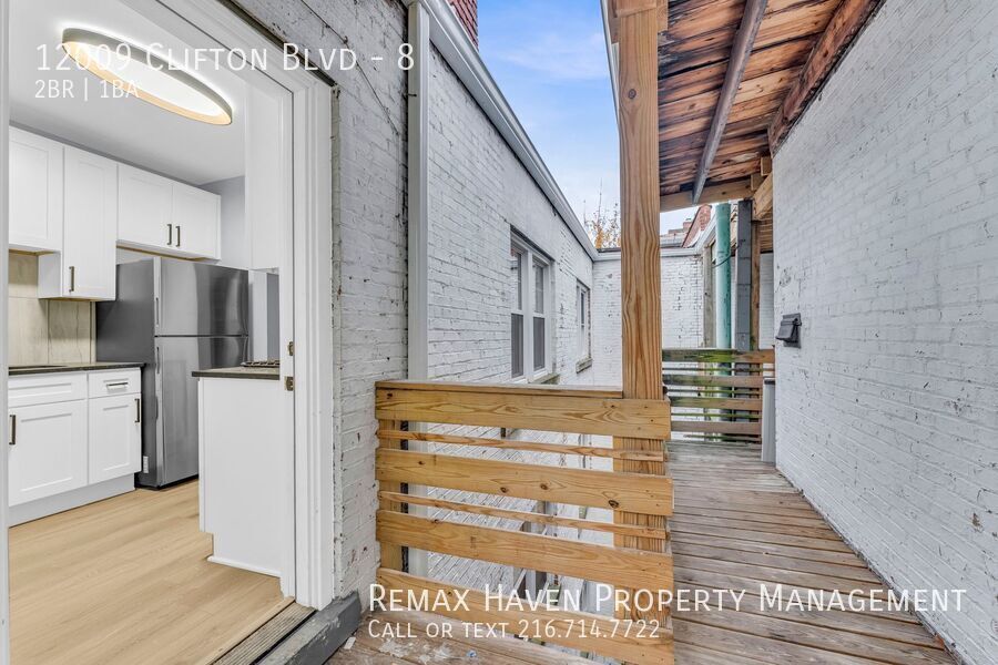 12009 Clifton Blvd | Apt#8, Lakewood - Spacious 2-bed 1-bath apartment! This rental comes with 1 des property image