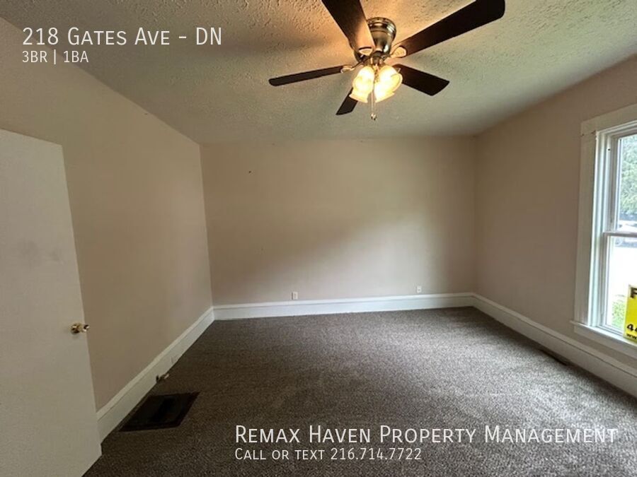 218 Gates Ave | DN, Elyria - Spacious 3-bed 1-bath multi-family home! property image