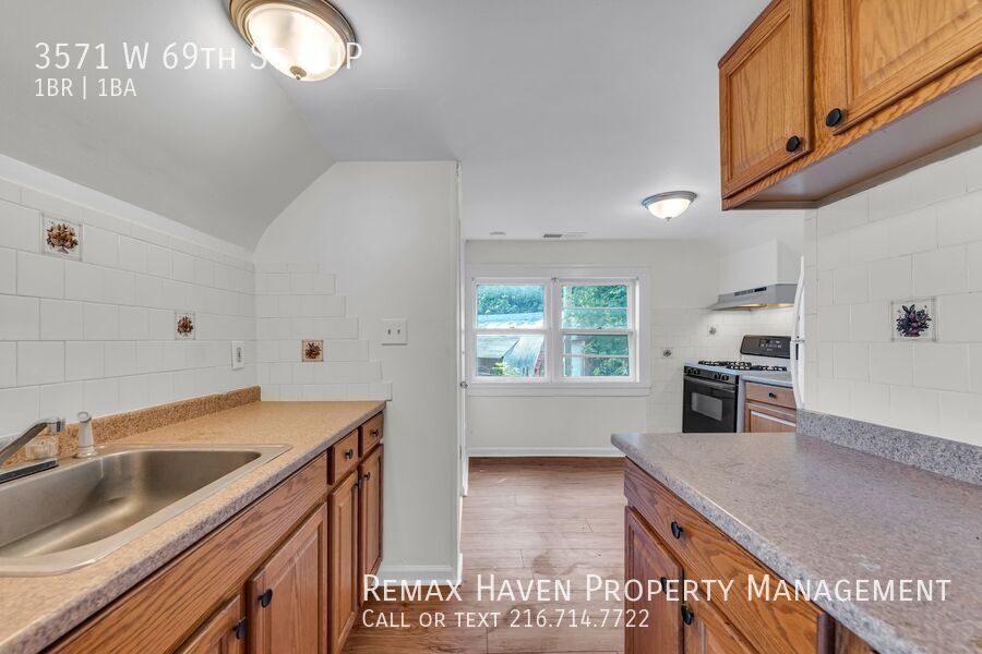 3571 W 69th St | UP, Cleveland - Spacious 1 bed 1 bath multi-family home! property image