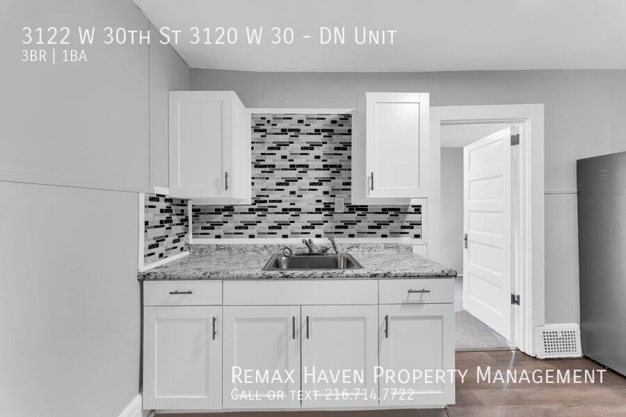 3120(3122) W 30th St | DN, Cleveland - Spacious 3-bed 1-bath multi-family home! property image