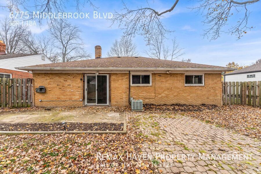 6775 Middlebrook Blvd, Middleburg Heights - Spacious 3-bed 1-bath single-family home! property image