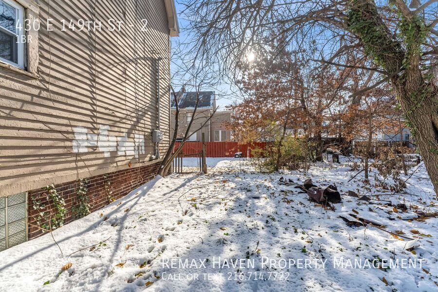 430 E 149th St | Unit 2, Cleveland - Spacious 2-bed 1-bath multi-family home! property image