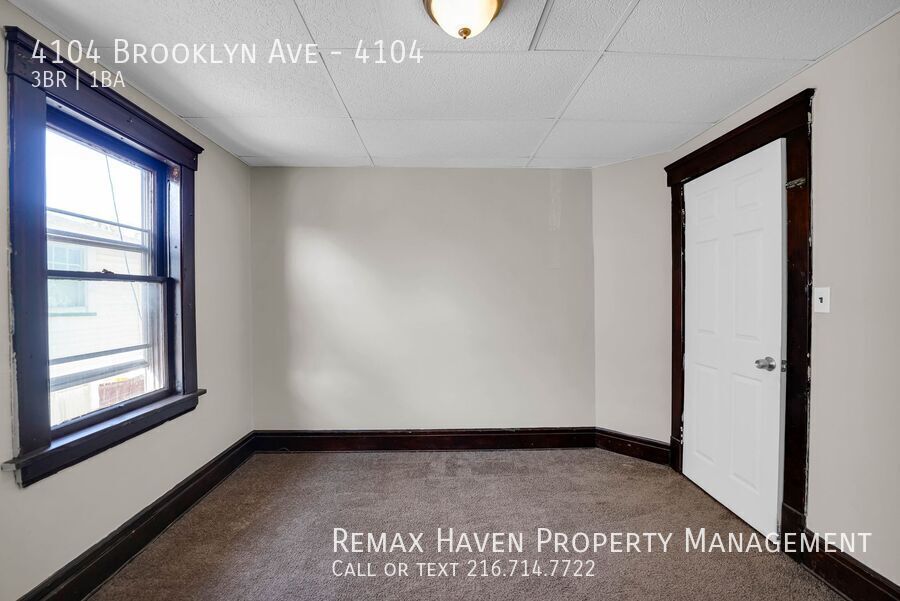 4104 Brooklyn Ave | Left Side, Cleveland - Spacious 3-bed 1-bath multi-family home! property image