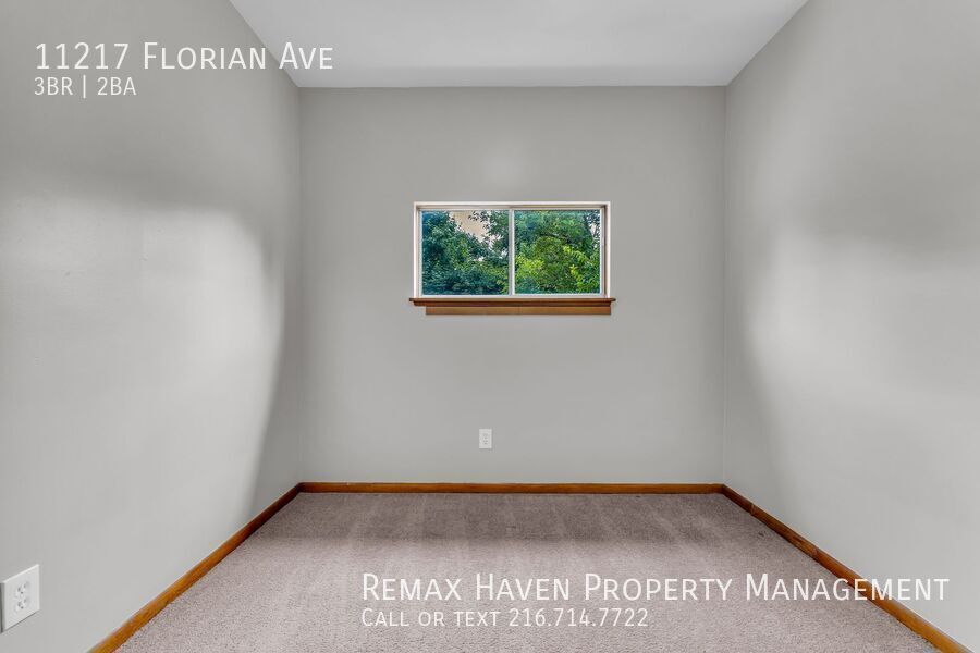 11217 Florian Ave, Cleveland  - Spacious 3 bed 2 bath single family home! property image