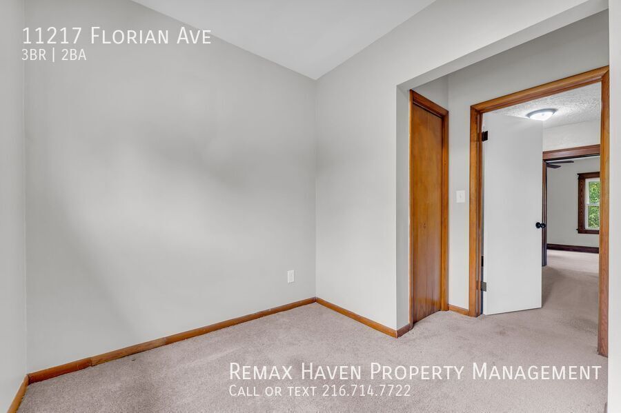 11217 Florian Ave, Cleveland  - Spacious 3 bed 2 bath single family home! property image