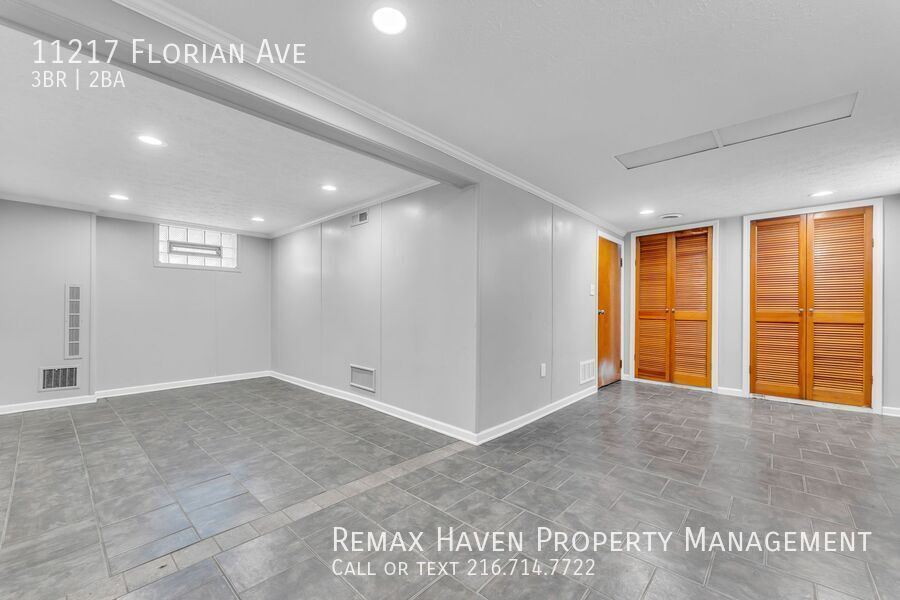 11217 Florian Ave, Cleveland  - Spacious 3 bed 2 bath single family home! property image