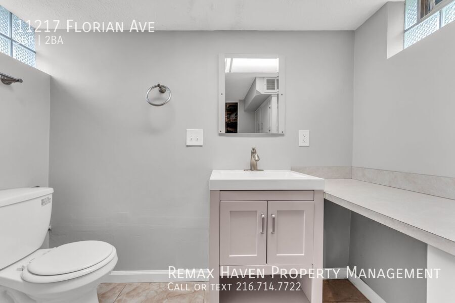 11217 Florian Ave, Cleveland  - Spacious 3 bed 2 bath single family home! property image