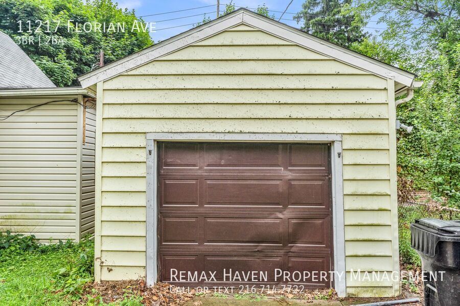 11217 Florian Ave, Cleveland  - Spacious 3 bed 2 bath single family home! property image