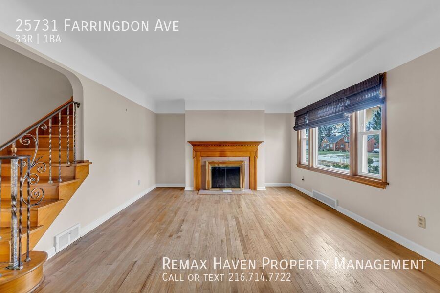 25731 Farringdon Ave, Euclid - Spacious 3-bed 1-bath single-family home! property image