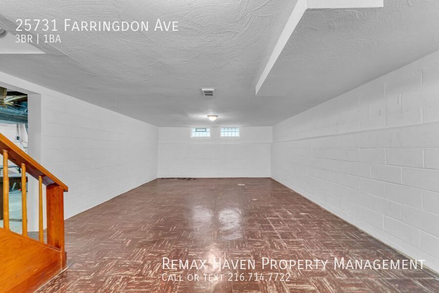 25731 Farringdon Ave, Euclid - Spacious 3-bed 1-bath single-family home! property image