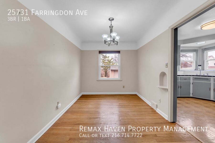 25731 Farringdon Ave, Euclid - Spacious 3-bed 1-bath single-family home! property image