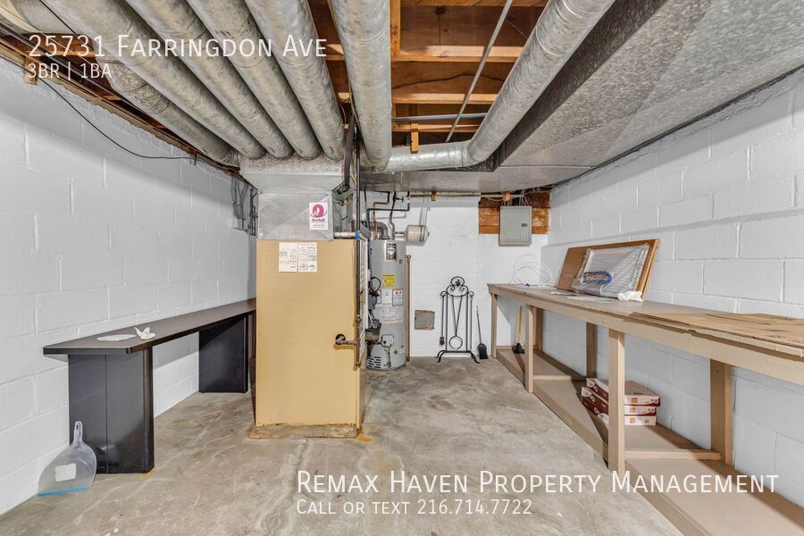 25731 Farringdon Ave, Euclid - Spacious 3-bed 1-bath single-family home! property image