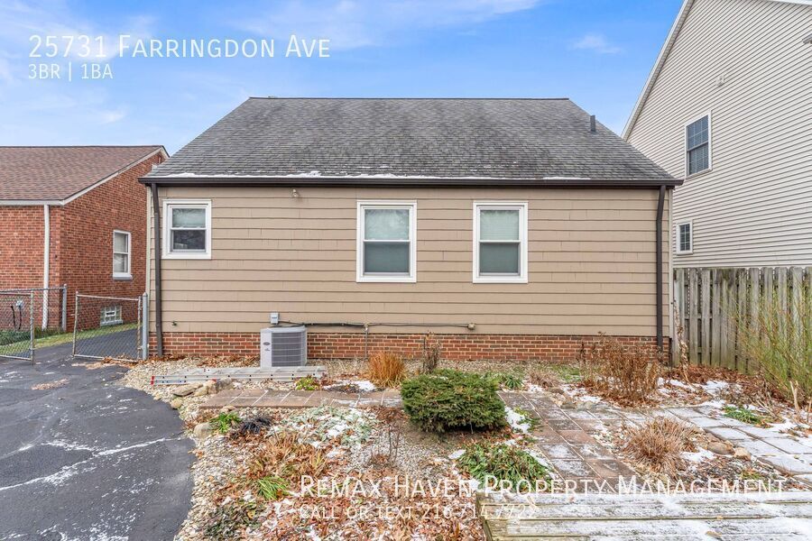 25731 Farringdon Ave, Euclid - Spacious 3-bed 1-bath single-family home! property image