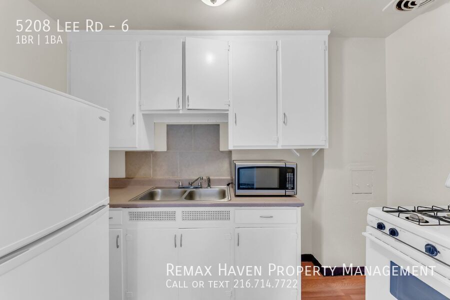 5208 Lee Rd | Unit 6, Maple Heights - Spacious 1-bed 1-bath apartment! property image