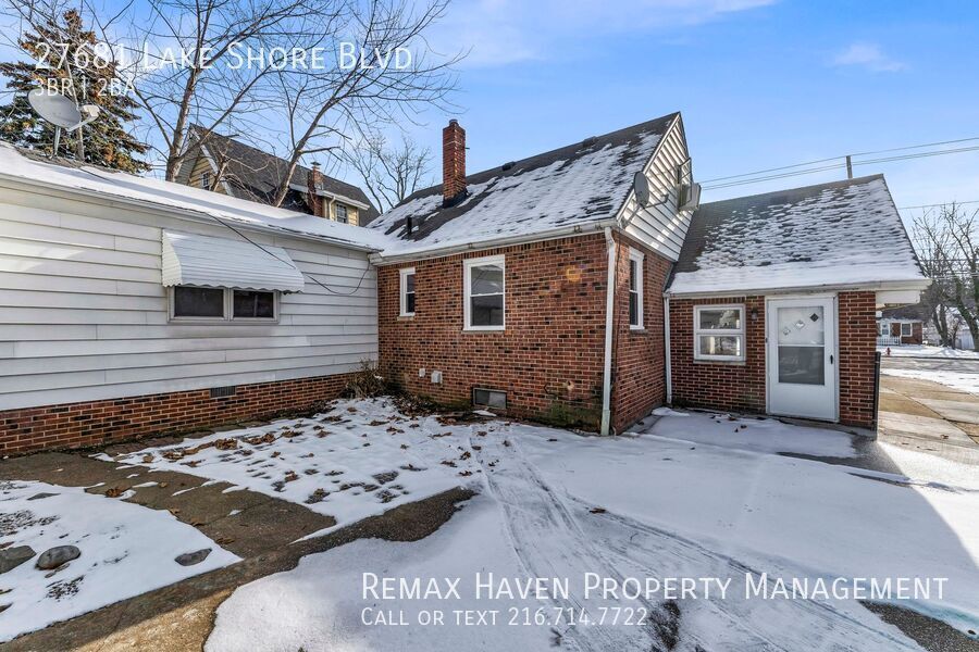 27681 Lakeshore Blvd, Euclid - Spacious 3-bed 2-bath single-family home! property image