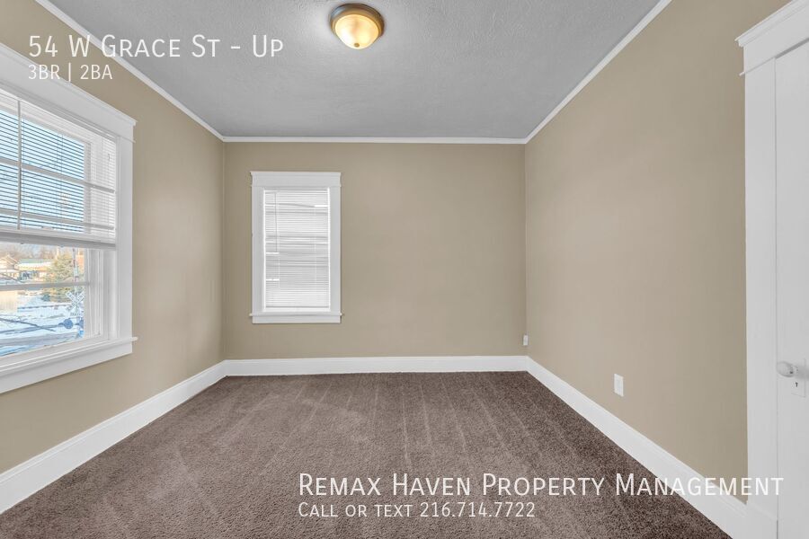 54 W Grace St | UP, Bedford - Spacious 3-bed 2-bath multi-family home! property image