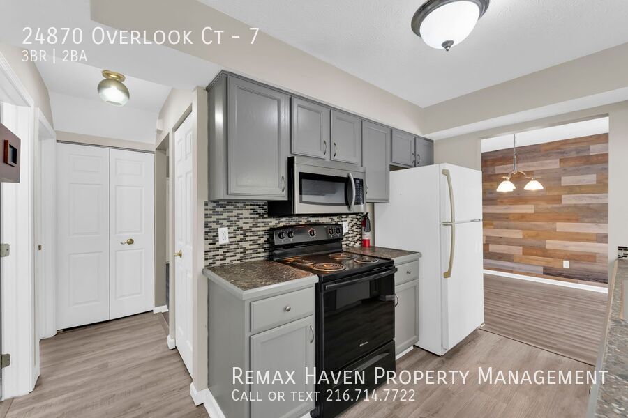 24870 Overlook Court # 7, Olmstead Falls - Spacious 2-bed 2-bath single-family home! property image