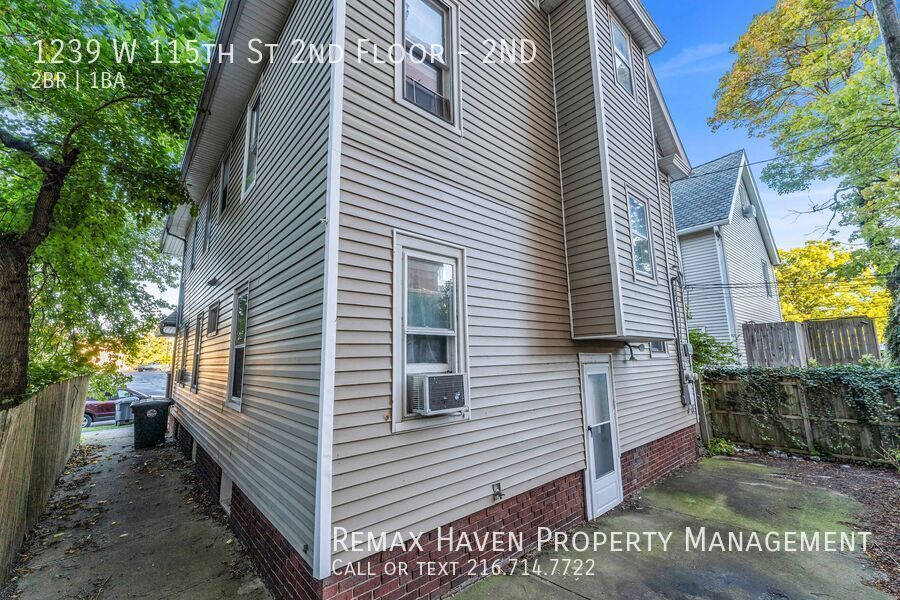 1239 W 115th St | Unit 2, Cleveland - Spacious 2-bed 1-bath multi-family home! Gas Included! property image