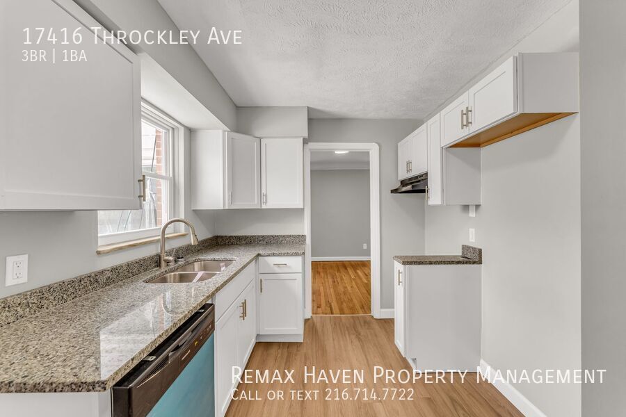 17416 Throckley Ave, Cleveland - Spacious 3-bed 1-bath single-family home! property image